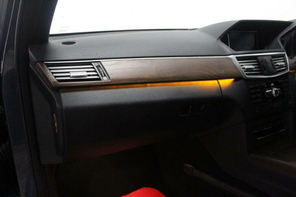Mercedes-Benz E Class E250 Cdi Blueefficiency Avantgarde 5-Door Grey #26