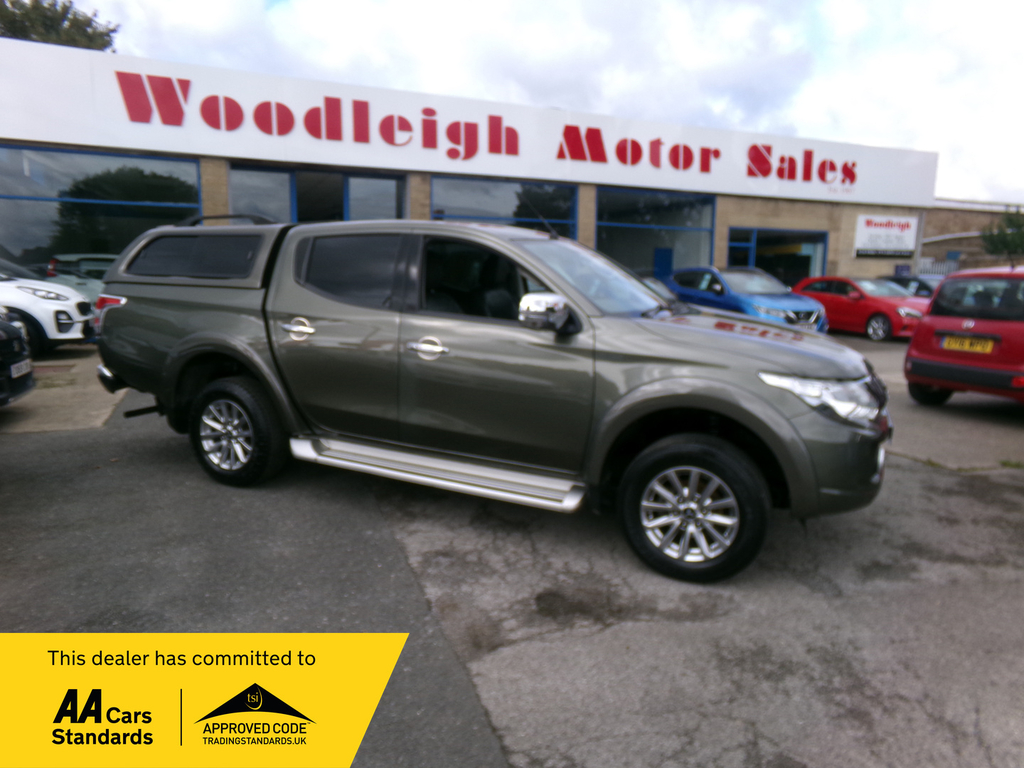 Mitsubishi L200 2.4 Di-d 4Wd Barbarian Dcb 