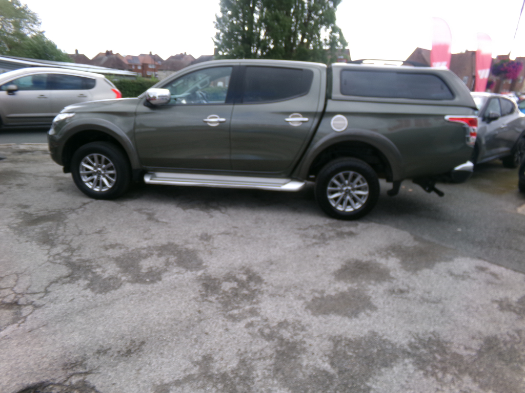Mitsubishi L200 2.4 Di-d 4Wd Barbarian Dcb  #5