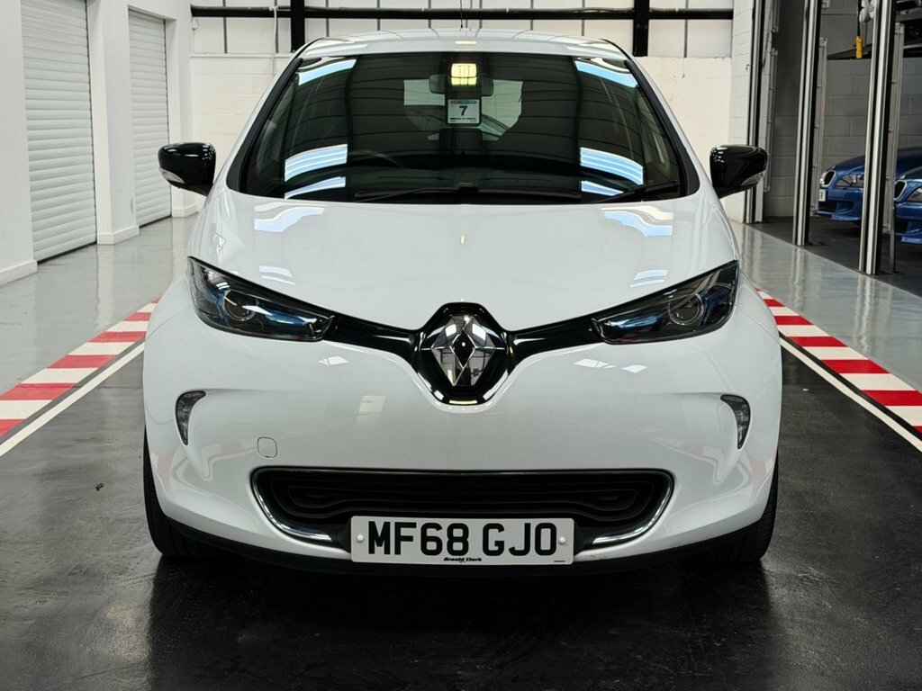 Renault Zoe Hatchback MF68GJO White #3