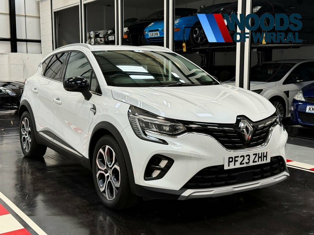 Renault Captur 1L Techno White
