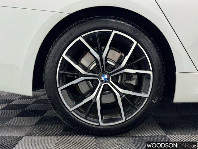 BMW 5 Series Saloon Black #46