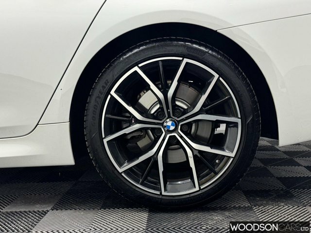 BMW 5 Series Saloon Black #48