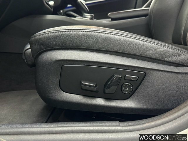 BMW 5 Series Saloon Black #34
