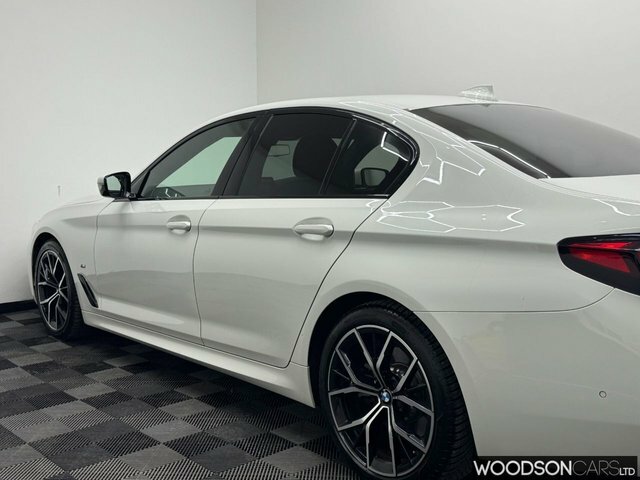 BMW 5 Series Saloon Black #32