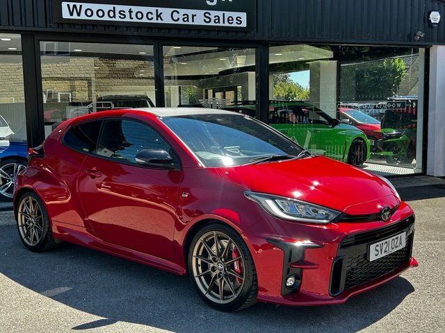 Toyota Yaris Hatchback SV21OZA Red #3