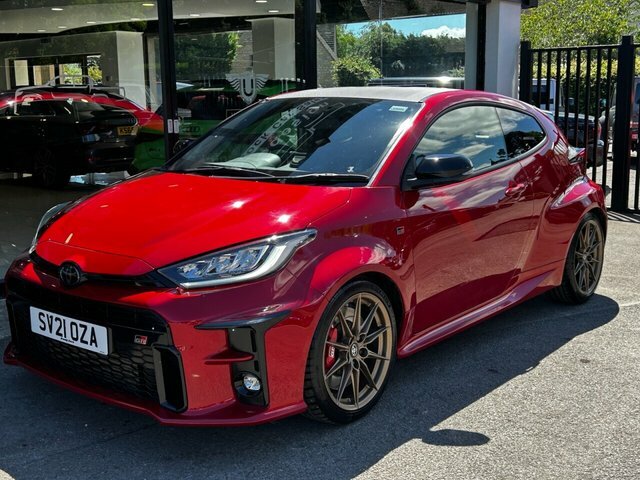 Toyota Yaris Hatchback SV21OZA Red #4