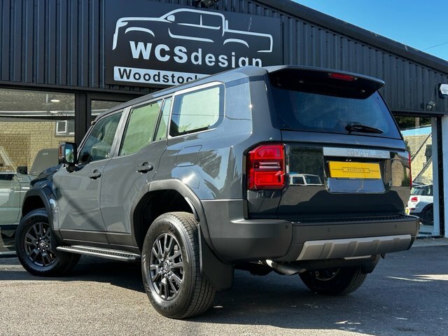 Toyota Land Cruiser Mpv Grey #2