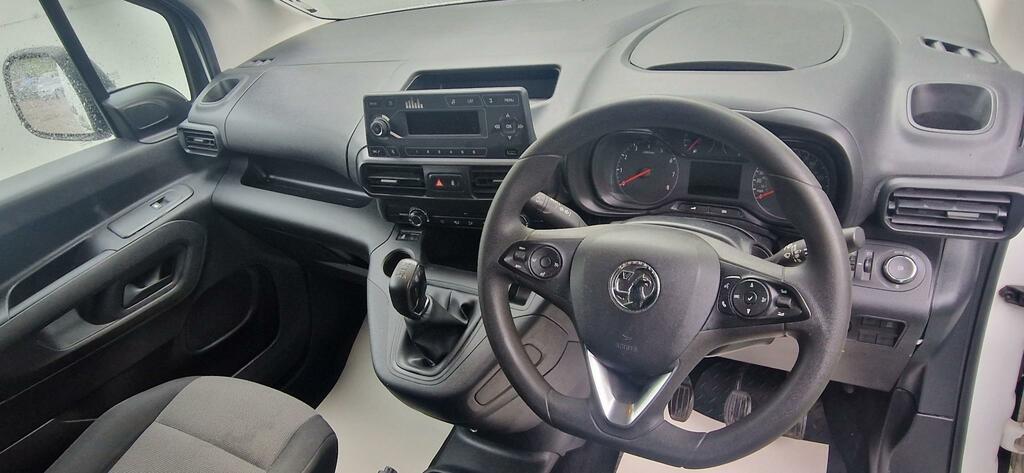 Vauxhall Combo 2000 1.5 Turbo D White #16