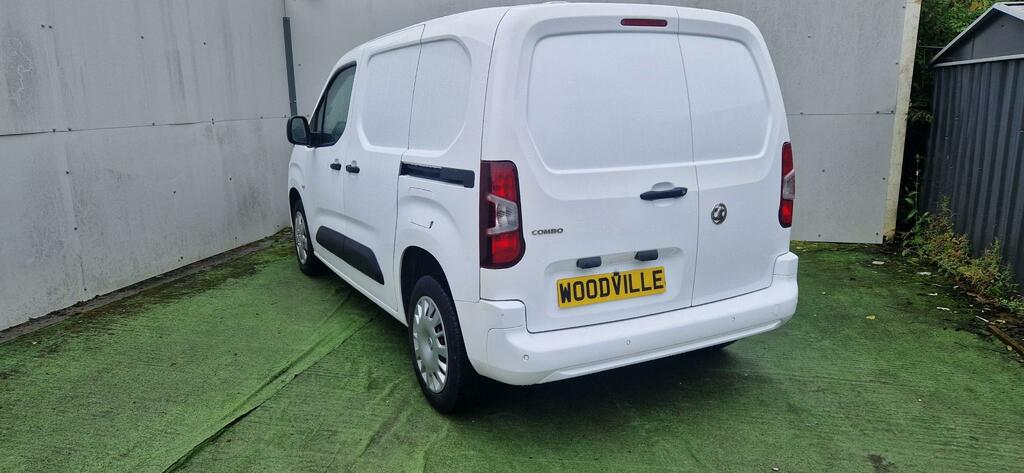Vauxhall Combo 2000 1.5 Turbo D White #12