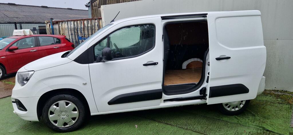 Vauxhall Combo 2300 Sportive S S White #6
