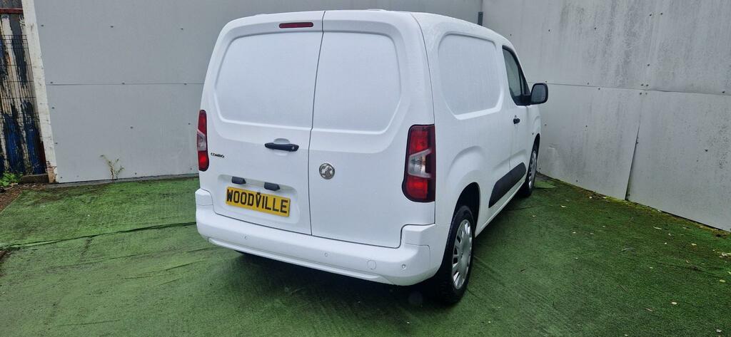 Vauxhall Combo 2000 1.5 Turbo D White #10