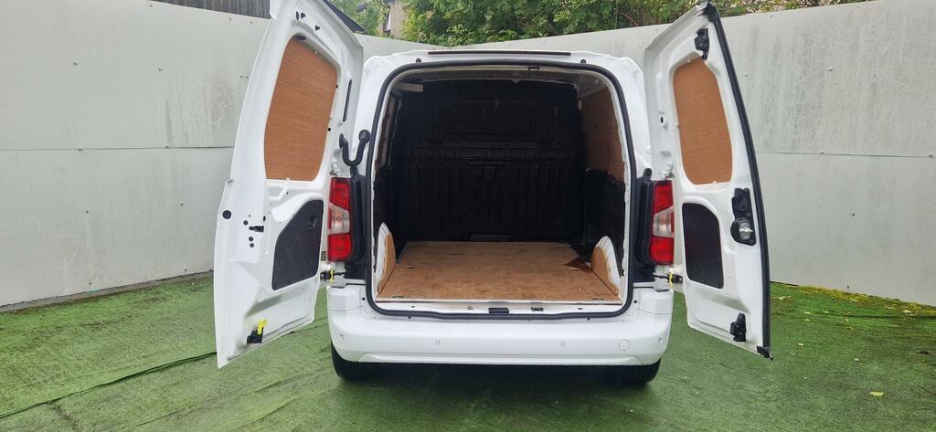 Vauxhall Combo 2000 1.5 Turbo D White #13