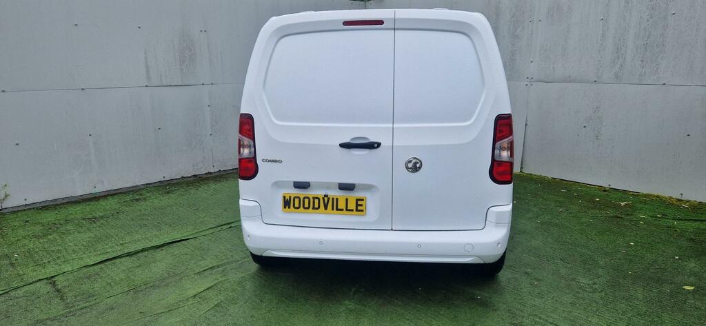 Vauxhall Combo 2000 1.5 Turbo D White #11