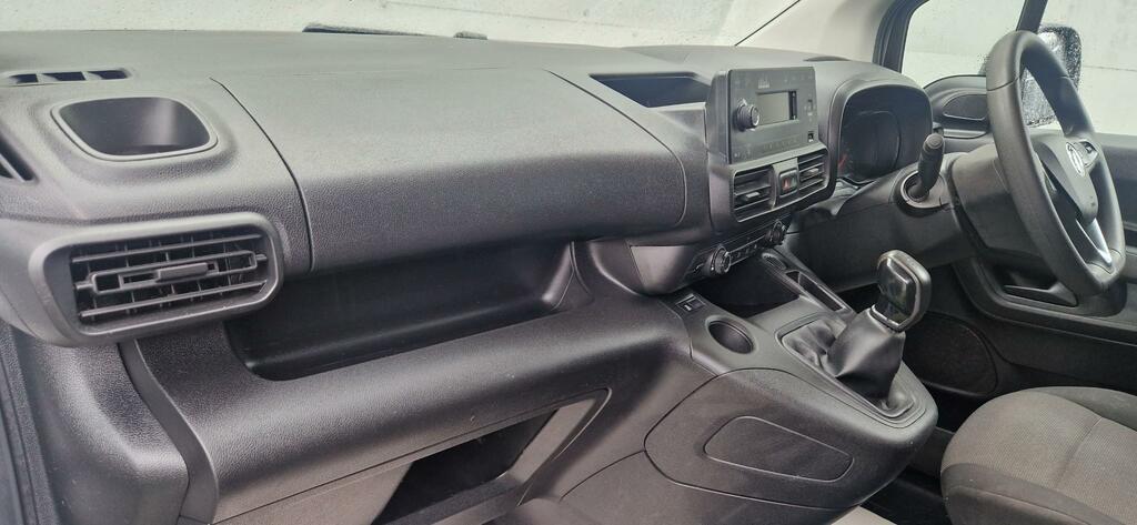 Vauxhall Combo Turbo D 2300 Sportive White #15