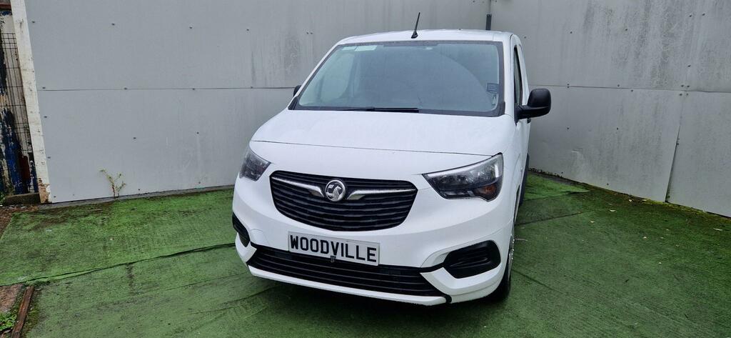 Vauxhall Combo 2300 Sportive S S White