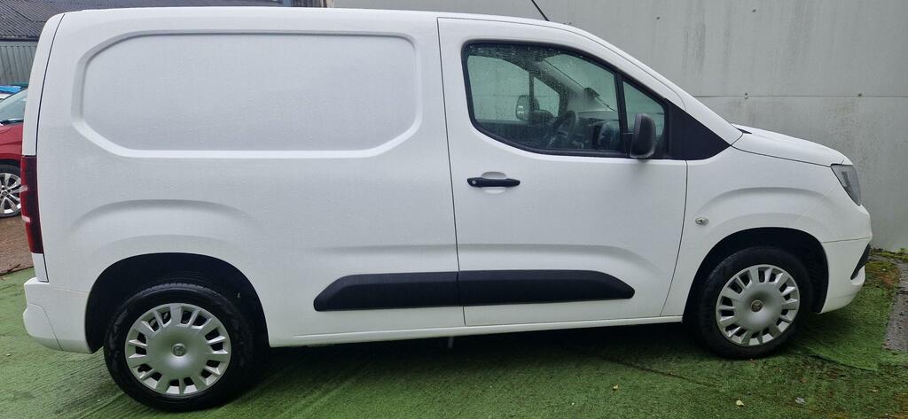 Vauxhall Combo Turbo D 2300 Sportive White #7