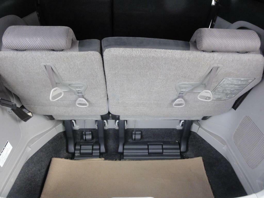 Toyota Estima   #21