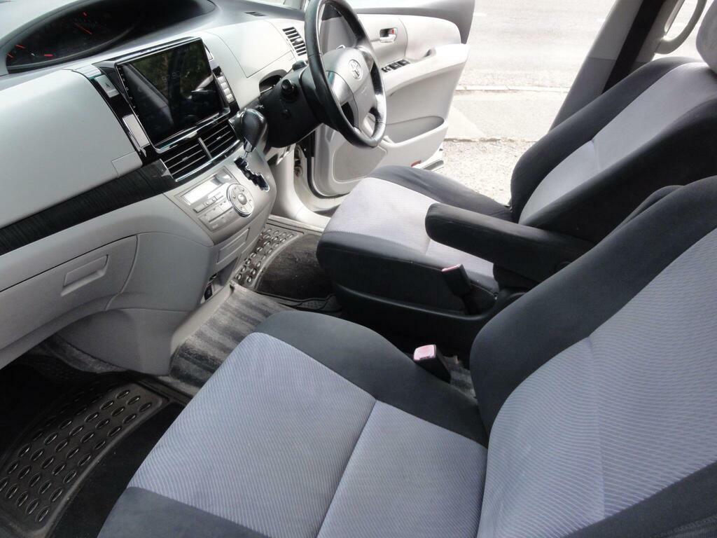 Toyota Estima   #11