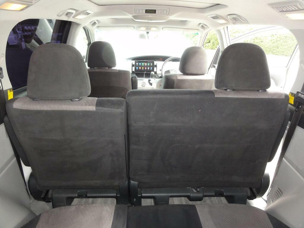 Toyota Estima   #20