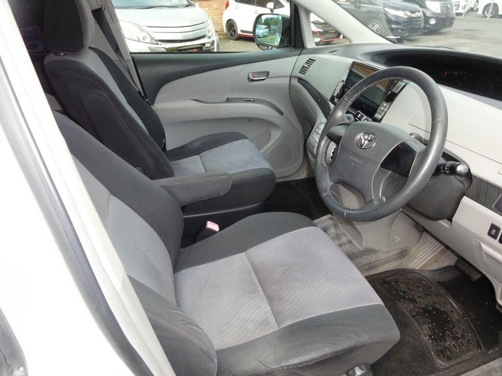 Toyota Estima   #8