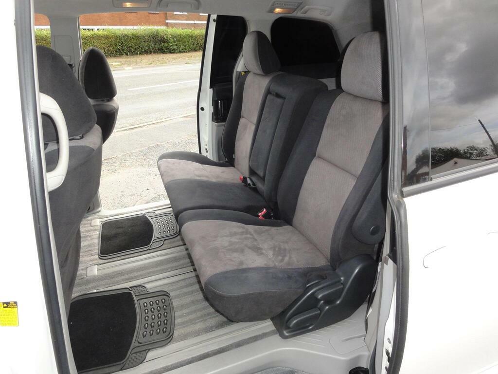 Toyota Estima   #10