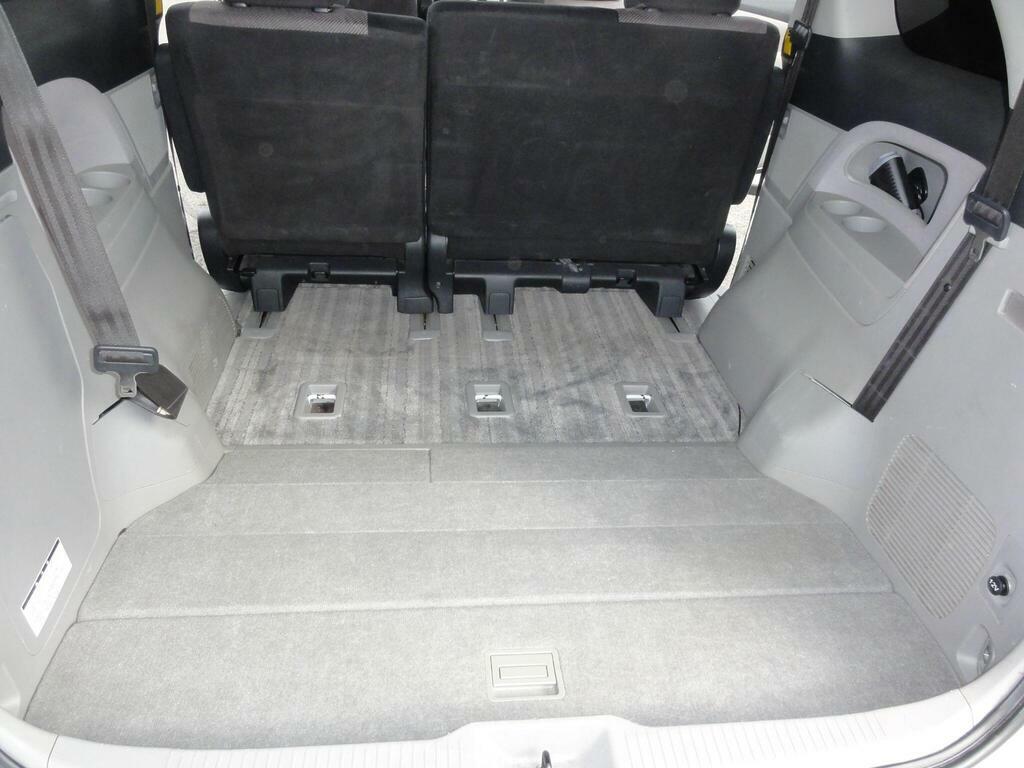 Toyota Estima   #14