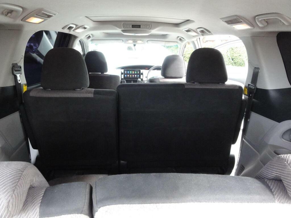 Toyota Estima   #18