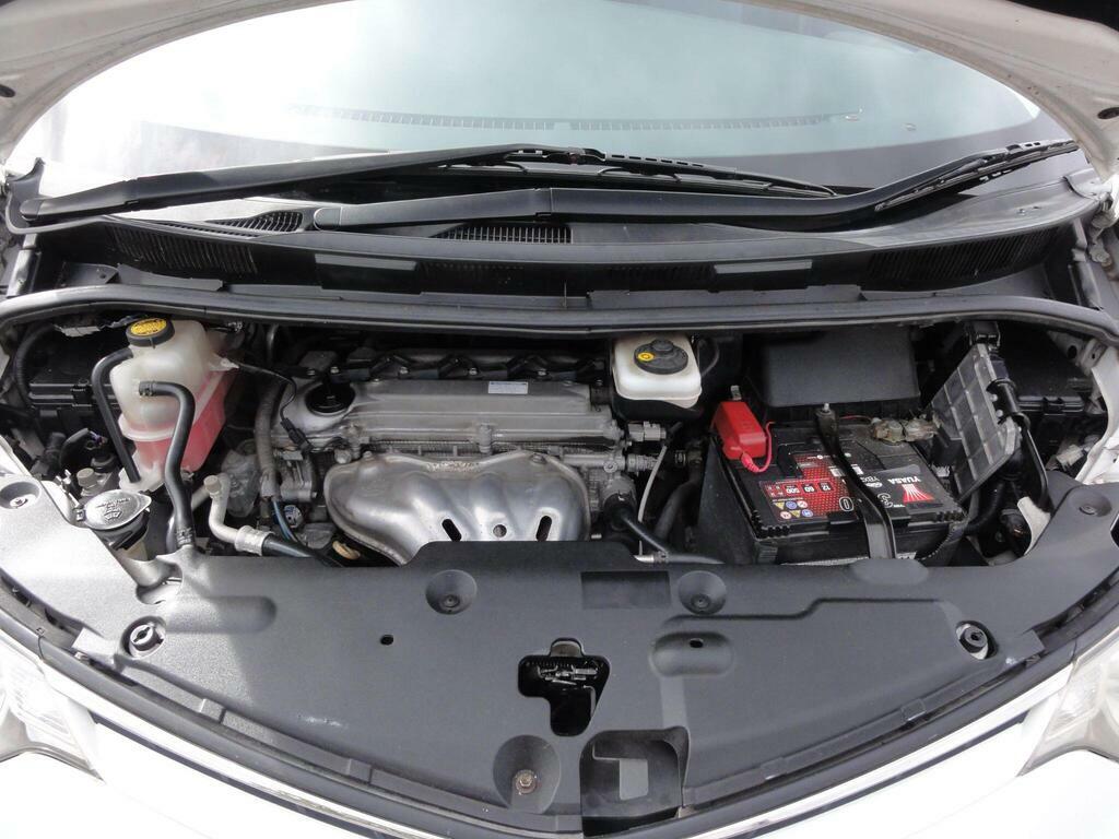 Toyota Estima   #13