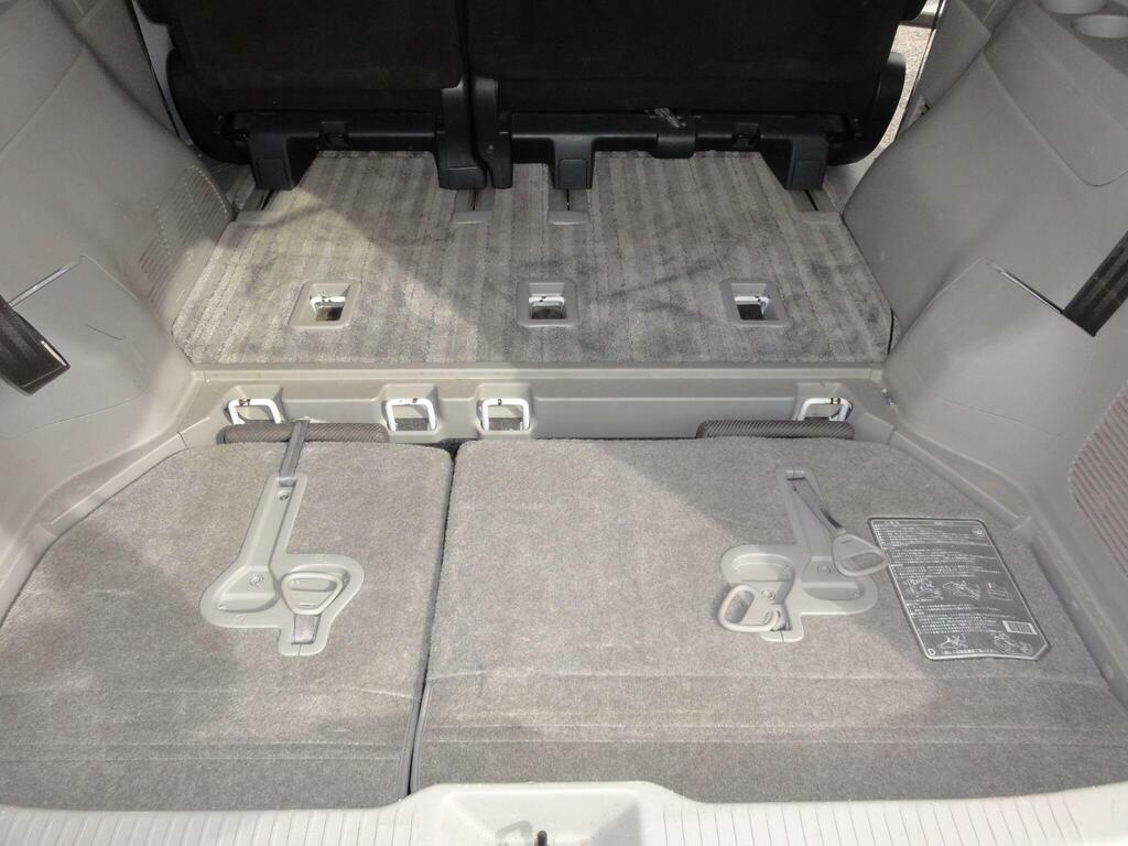 Toyota Estima   #15