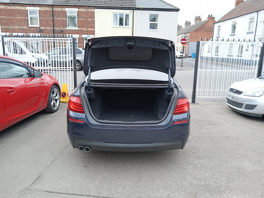 BMW 5 Series 2012 62 520D #11