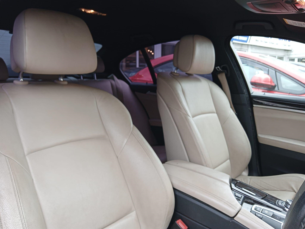 BMW 5 Series 2012 62 520D #9