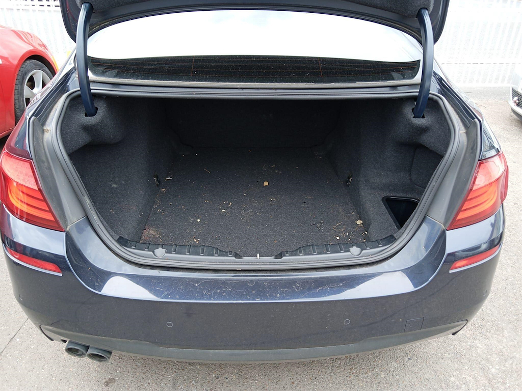 BMW 5 Series 2012 62 520D #10