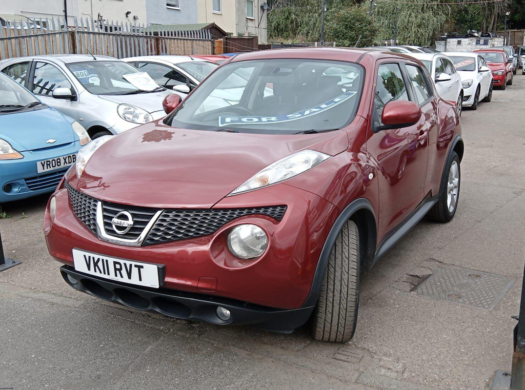 Nissan Juke Suv Red #2