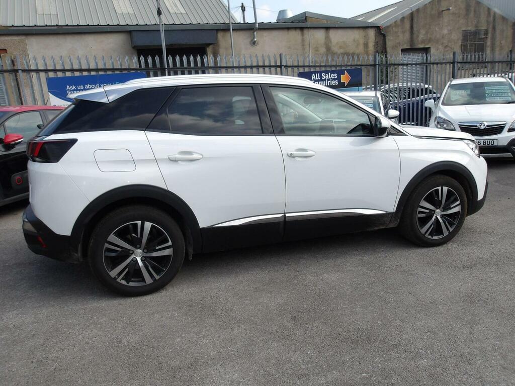 Peugeot 3008 1.2 Puretech Allure Euro 6 Ss White #4