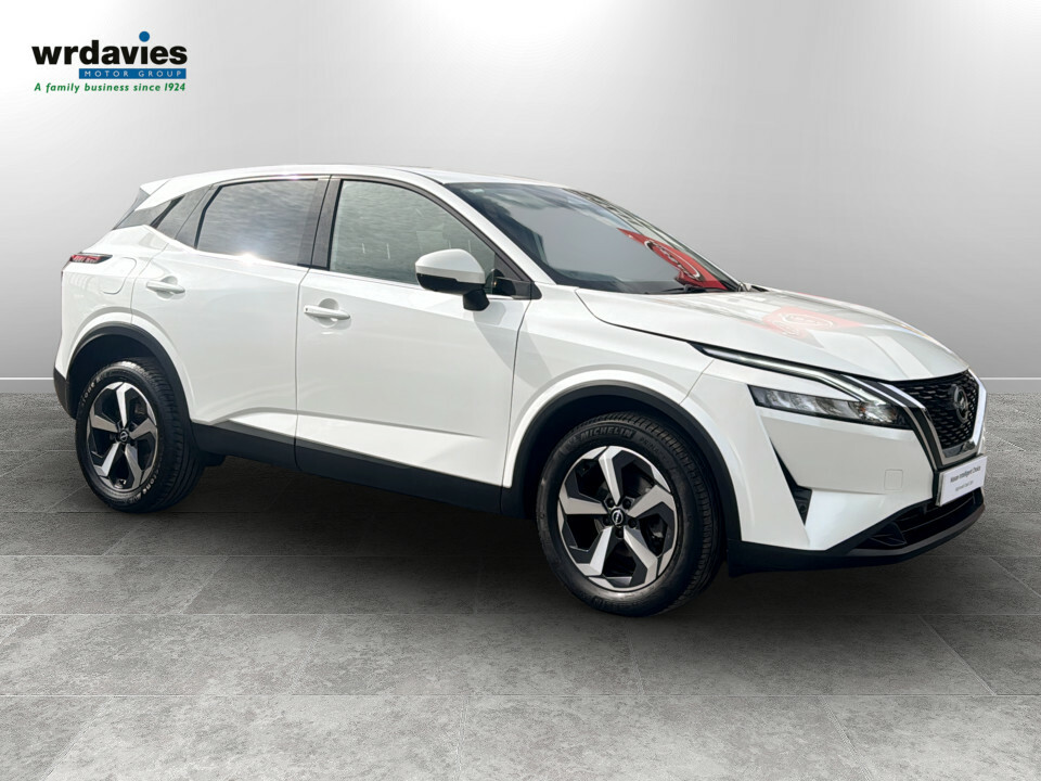 Nissan Qashqai 1.3 Dig-t Mh 158 N-connecta Xtronic White