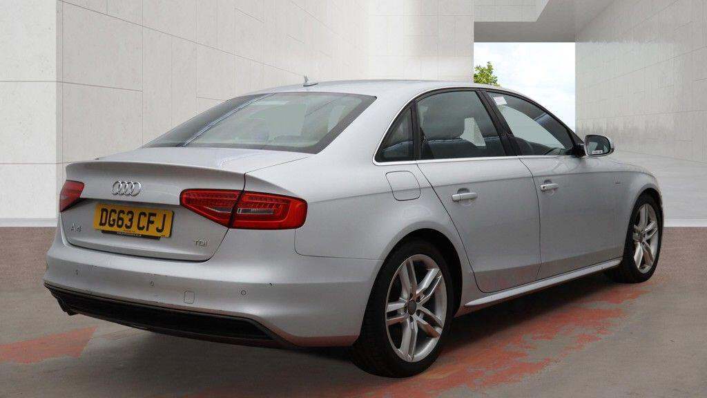 Audi A4 2.0 Tdie Se Technik Black #3