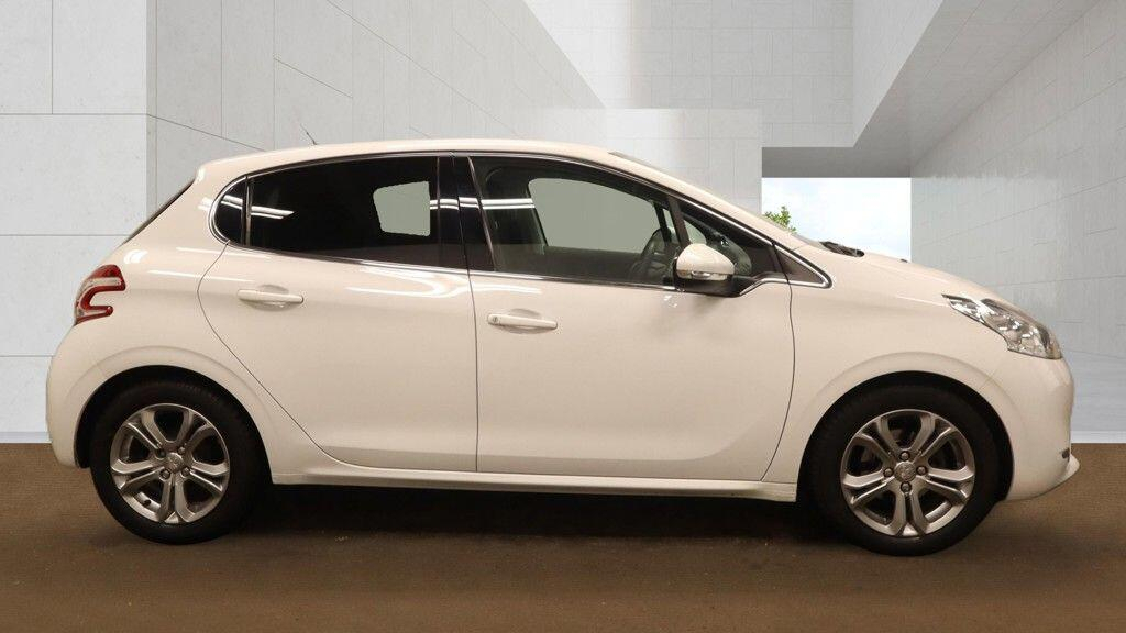 Peugeot 208 1.2 Vti Puretech Allure Euro 6 White #3