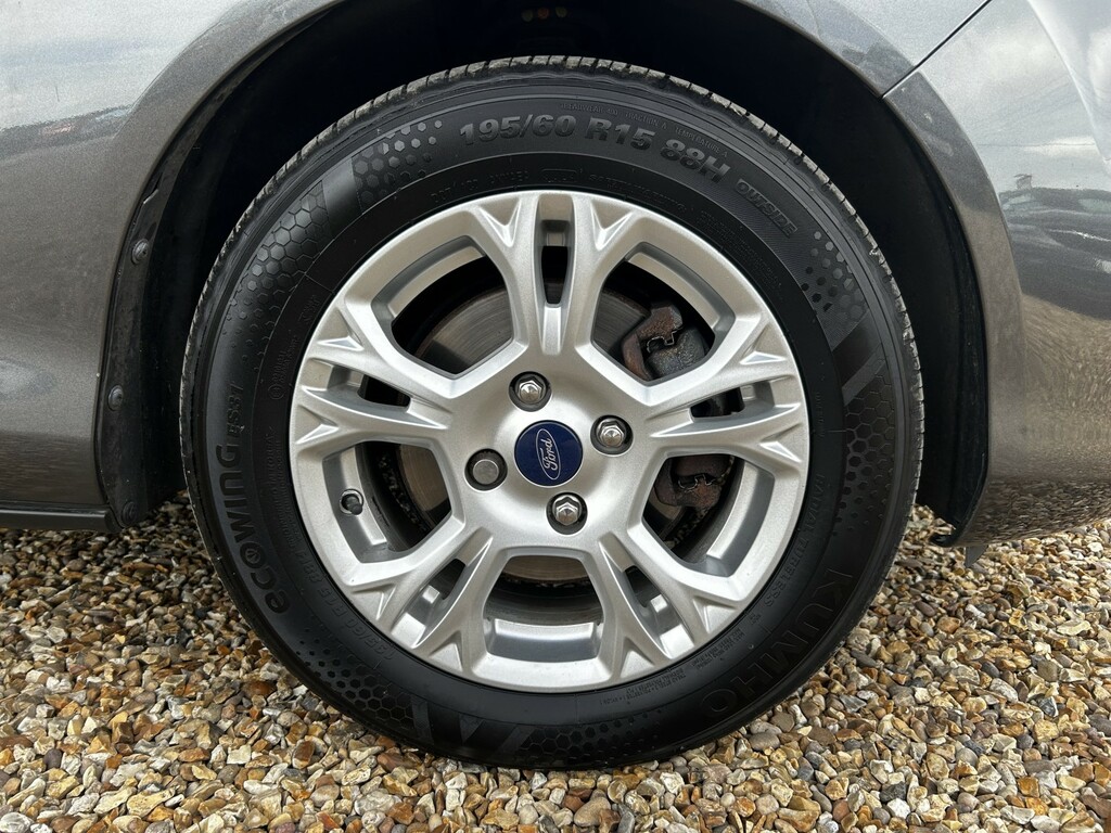Ford B-Max 1.5 Tdci 95 Titanium X Navigator Grey #16