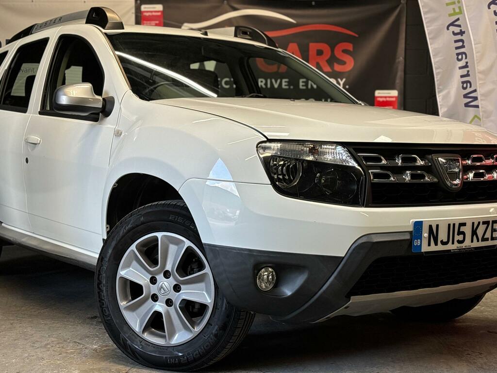 Dacia Duster Laureate White #6