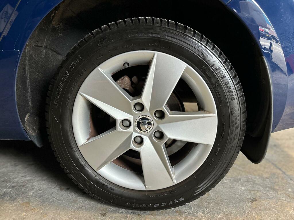 Skoda Octavia Se Blue #24