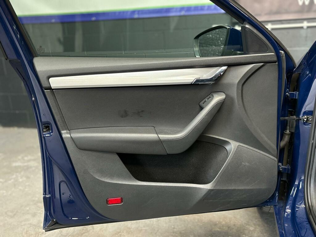 Skoda Octavia Se Blue #20