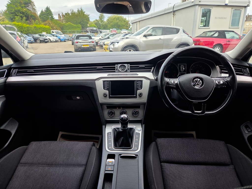 Volkswagen Passat 1.6 S Tdi Bluemotion Technology 119 Bhp Silver #10