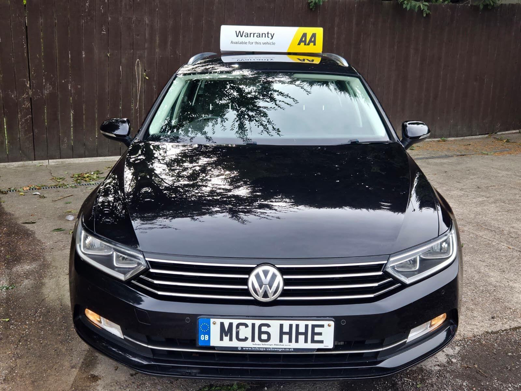 Volkswagen Passat Estate Black #2