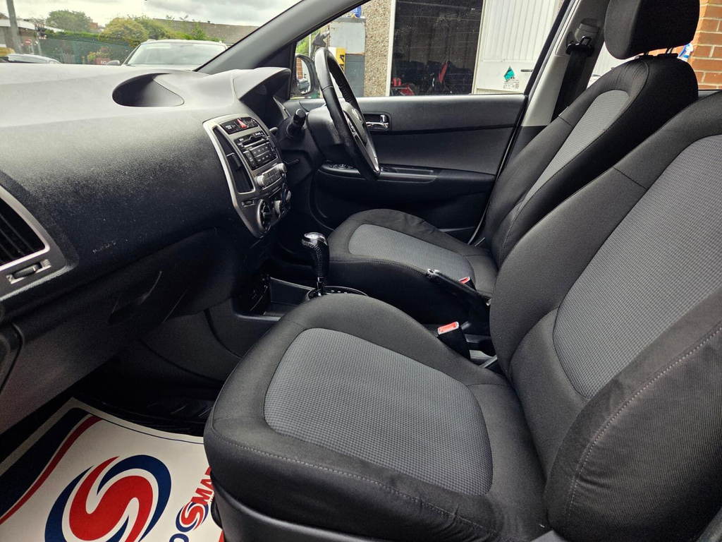 Hyundai I20 1.2 Active Euro 5 White #21