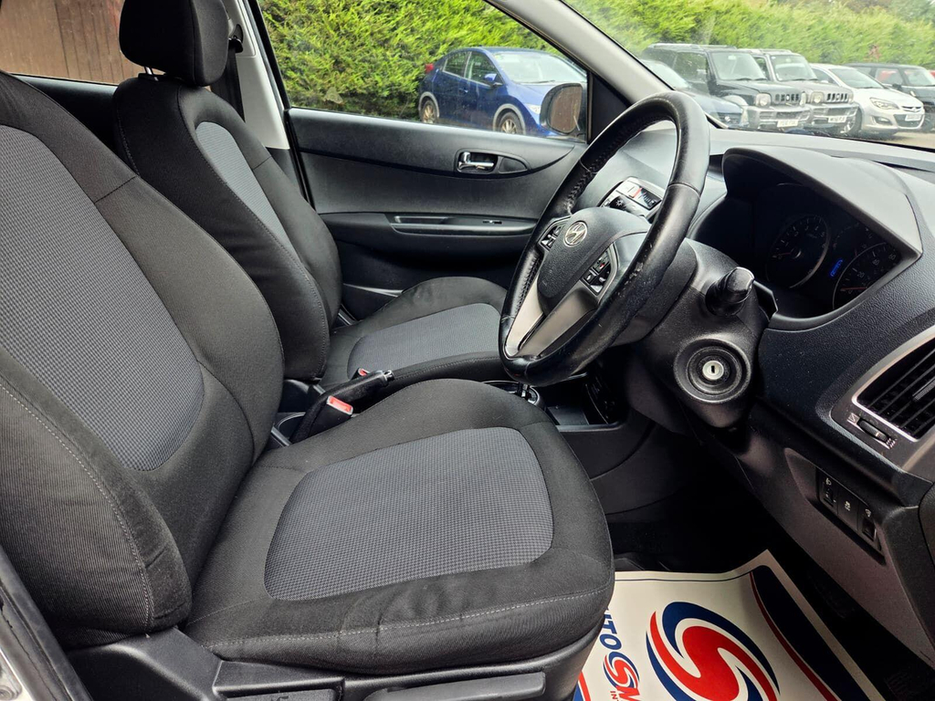 Hyundai I20 1.2 Active Euro 5 White #11