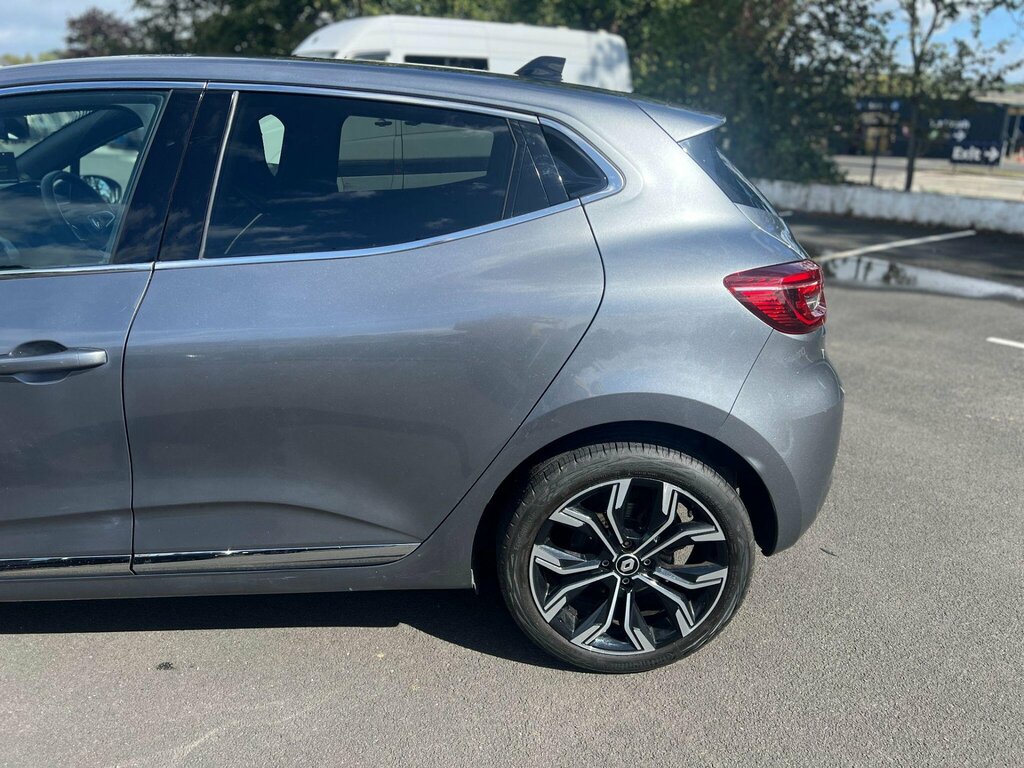 Renault Clio 1.6 E-tech Full Hybrid 145 Techno 2023 Orange #8