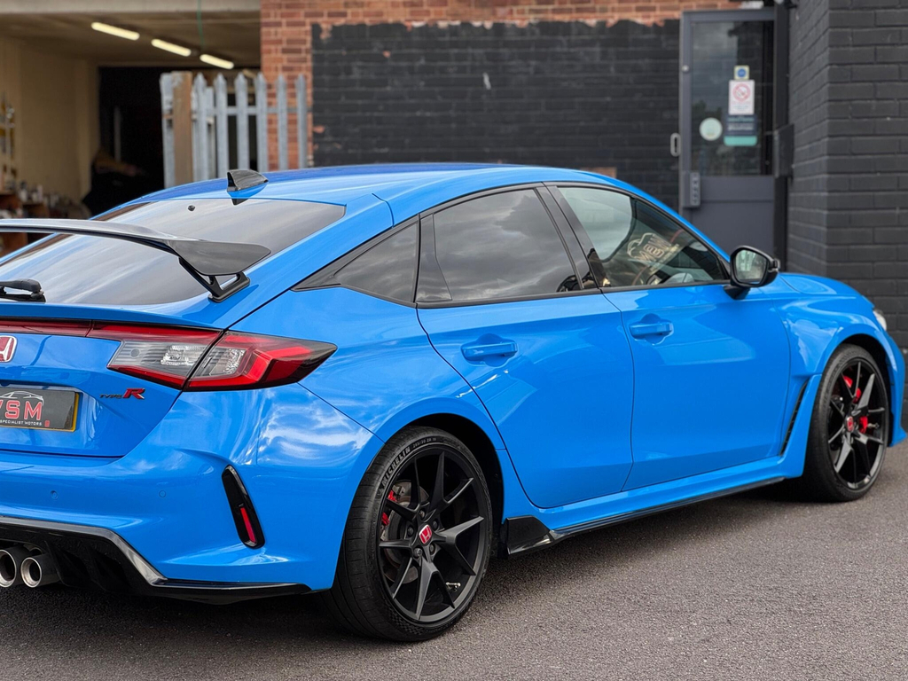 Honda Civic Advance White #60