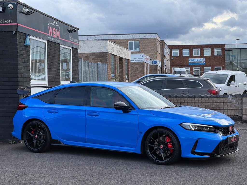 Honda Civic Advance White #35