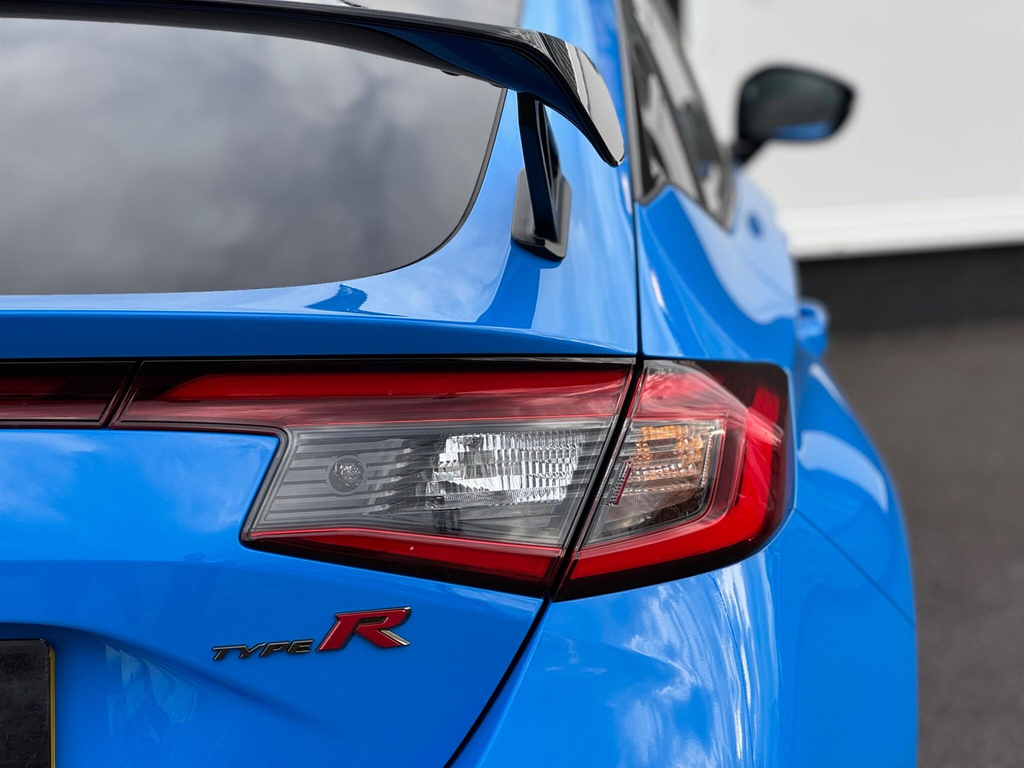 Honda Civic Advance White #61